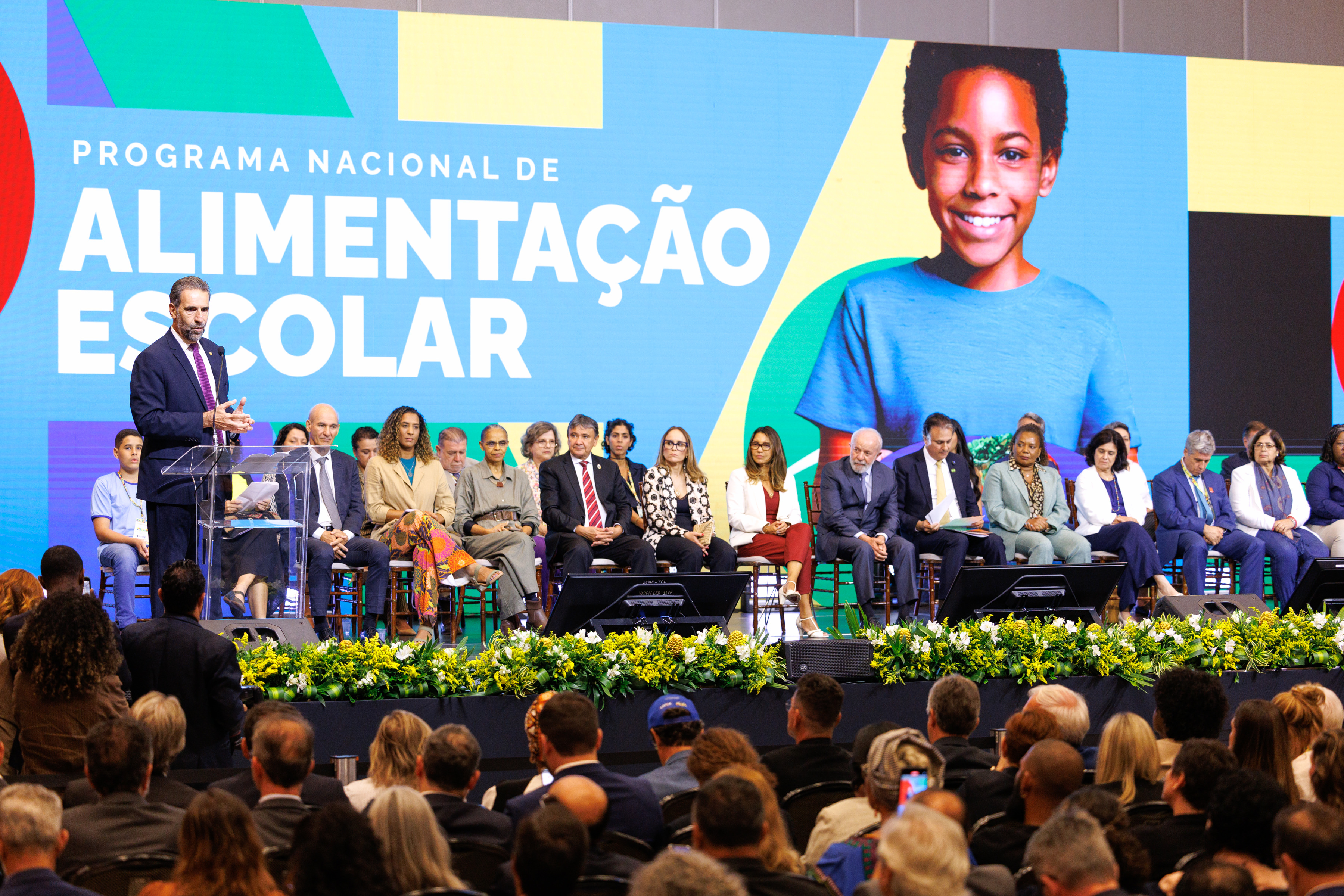 Lula e ministro da Educação anunciam programa de alimentação escolar em parceria com a Itaipu