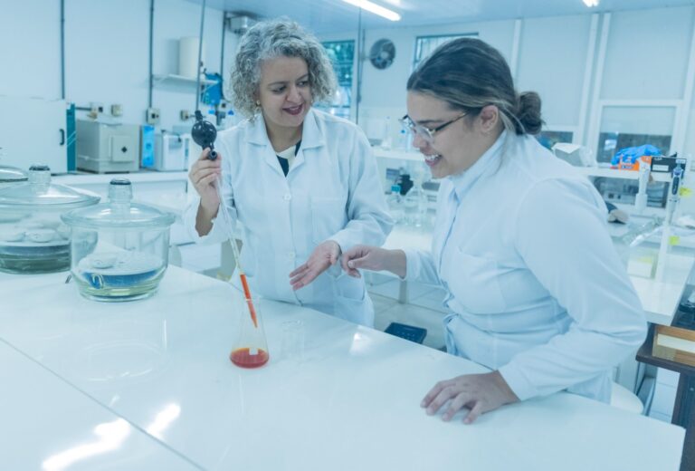 UEM ocupa primeiro lugar do Brasil em produção científica liderada por mulheres