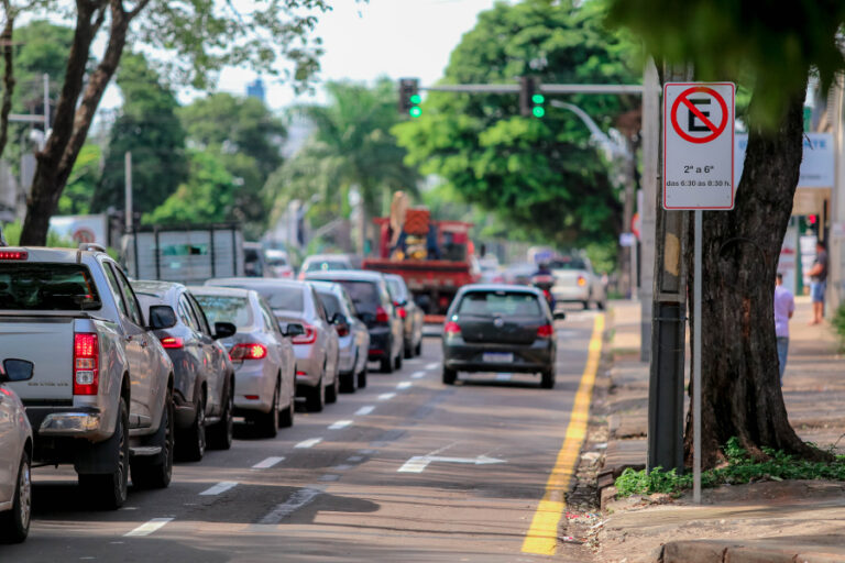 Terceira faixa é implantada na Avenida Mandacaru