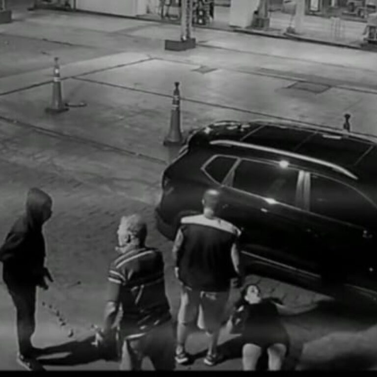 Assaltante atira em mulher que tentou salvar o pai