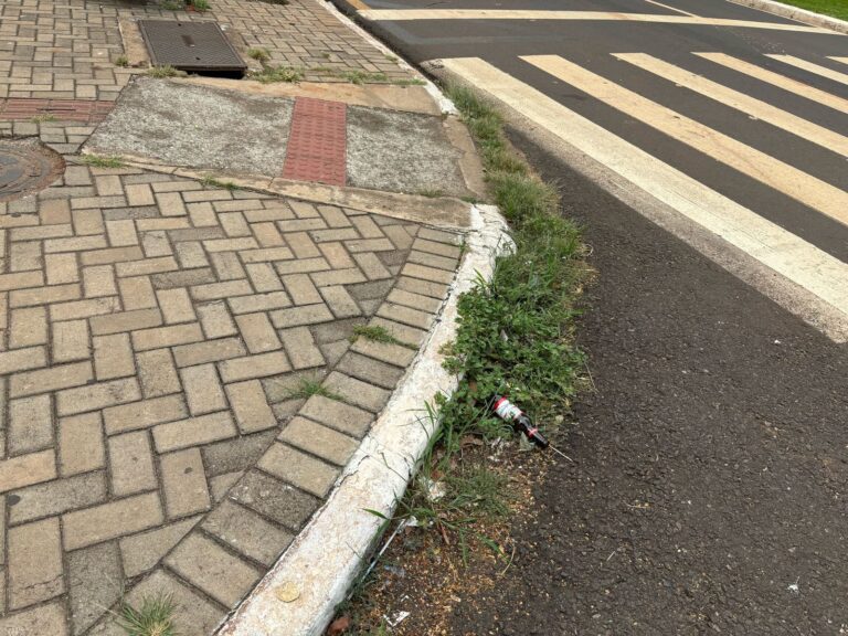 Lixo em bueiros agrava alagamentos em Maringá