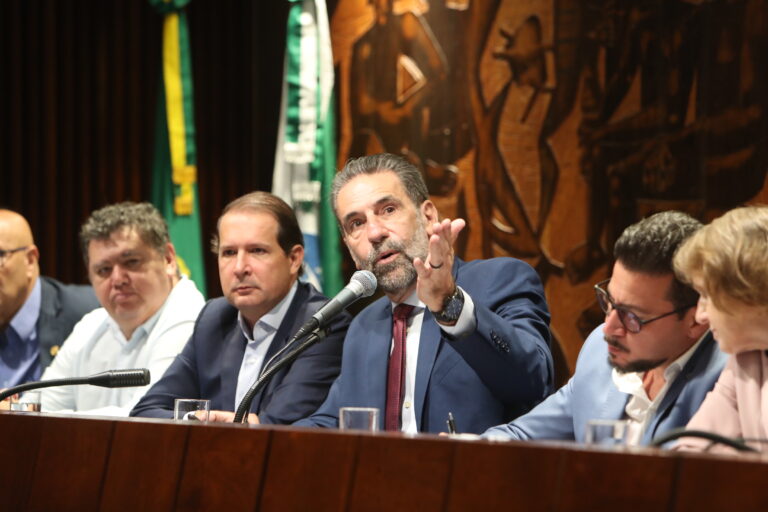 Diretor-geral da Itaipu fala sobre investimentos socioambientais em audiência na Alep