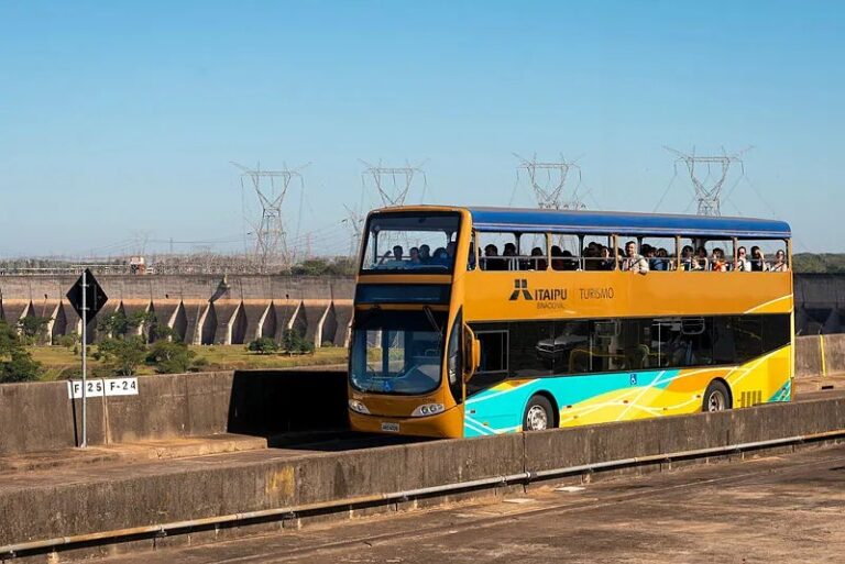 Feriado de carnaval atrai quase 9 mil turistas para a Itaipu