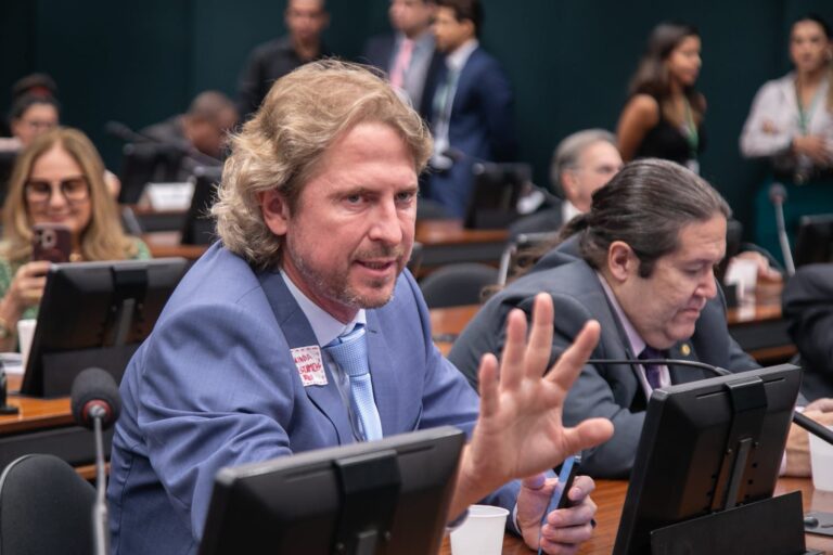 Zeca Dirceu pede inclusão do Pé-de-Meia no Orçamento de 2025