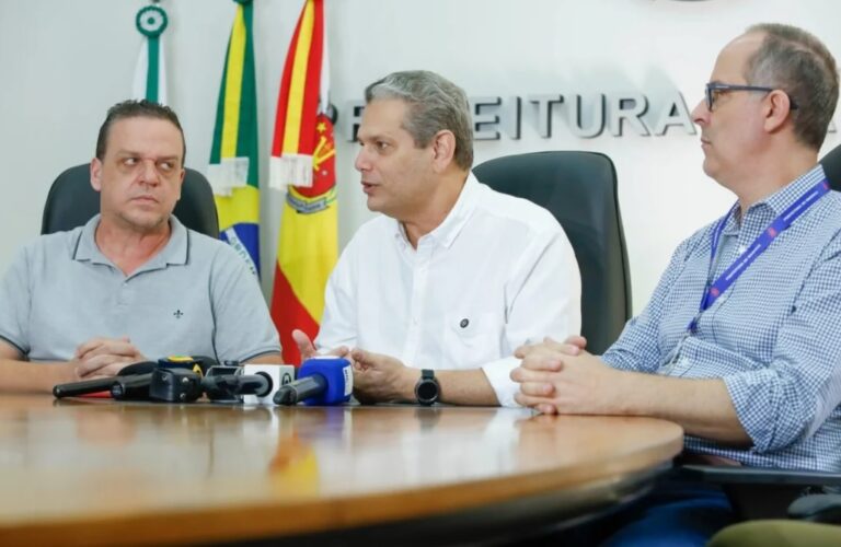 ‘Saúde está desestruturada”, declara prefeito Silvio Barros