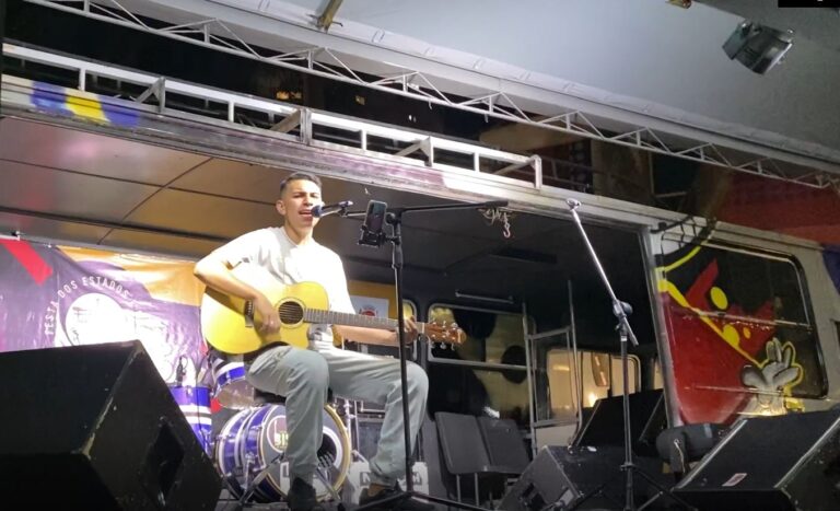 Festa da Canção acontece na Praça do Antigo Aeroporto