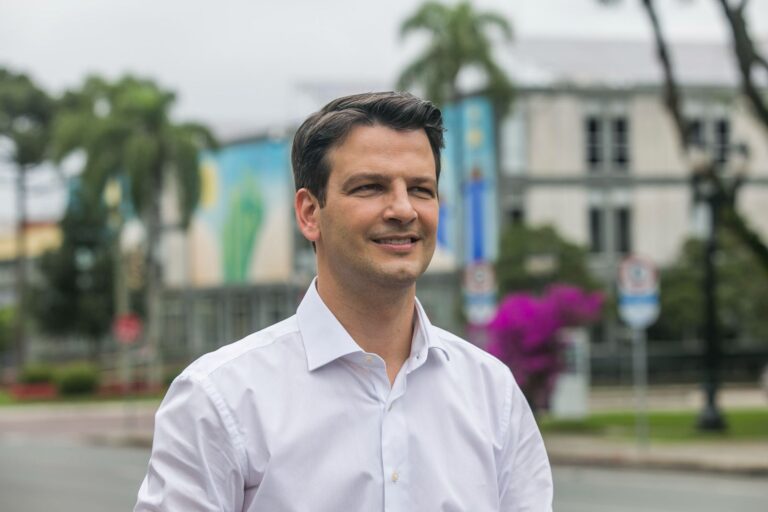 81% dos curitibanos aprova a gestão Eduardo Pimentel