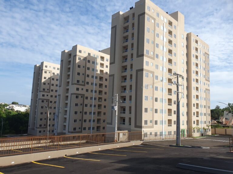 Programa Casa Fácil Paraná entrega 288 apartamentos na Cidade