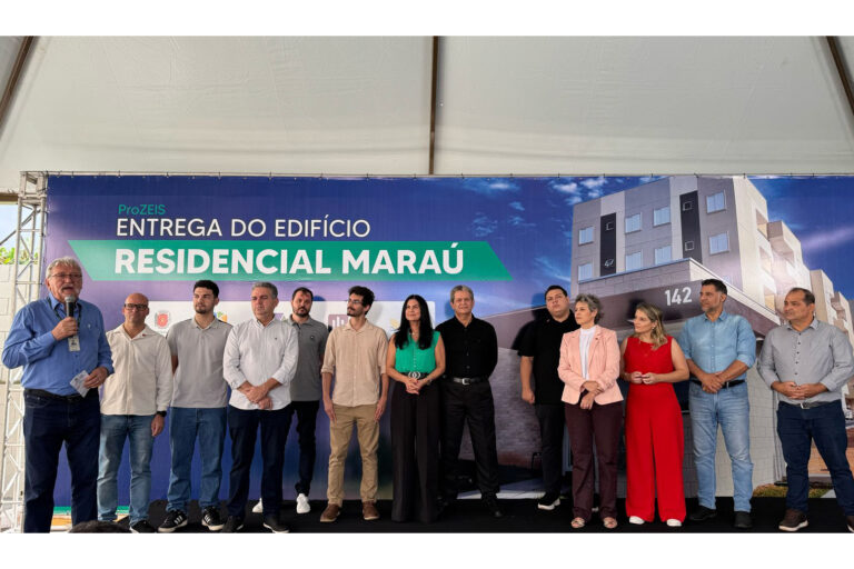 Prefeitura entrega Residencial Maraú com 200 apartamentos pelo Prozeis