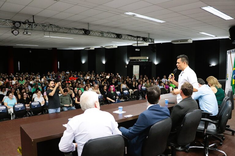 Seminário promovido pela Itaipu em Cascavel reúne mais de 400 profissionais de Educação