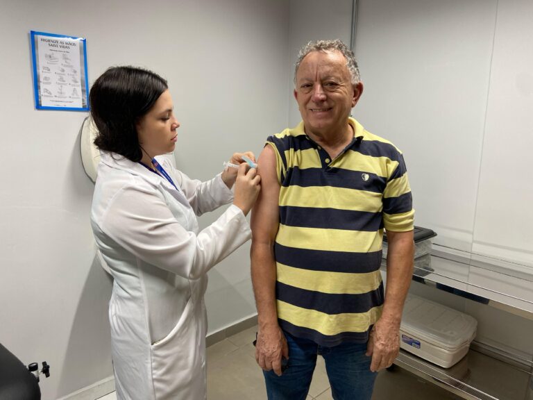 Maringá vacina 8,4 mil pessoas no Dia D de vacinação