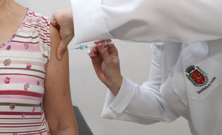 Maringá inicia vacinação contra a gripe para grupos prioritários