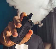 Comissão aprova projeto que busca combater cigarro eletrônico em escolas
