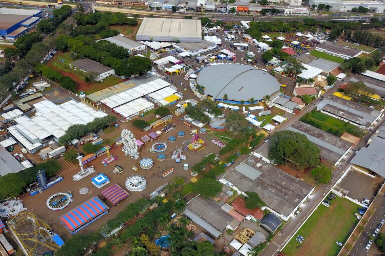 Expoingá 2025 tem início no Parque de Exposições