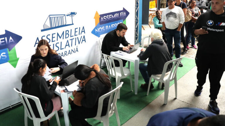 Primeira edição do Assembleia nos Bairros realiza mais de 2 mil atendimentos 