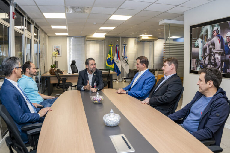 Diretor da Aneel visita Itaipu e destaca a importância da usina para o futuro energético brasileiro