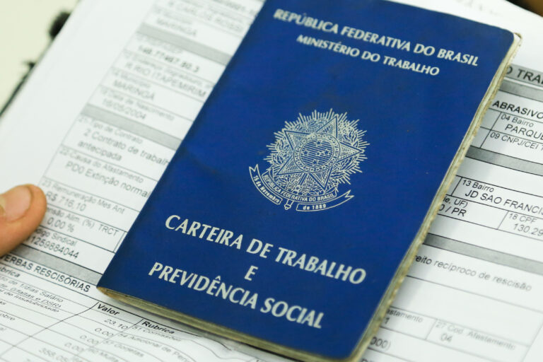 Agência do Trabalhador oferece 802 vagas 