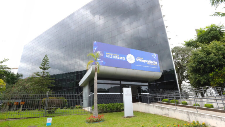 Assembleia nos Bairros, mutirão da DPE-PR e prestação de contas do governo são destaques na agenda legislativa