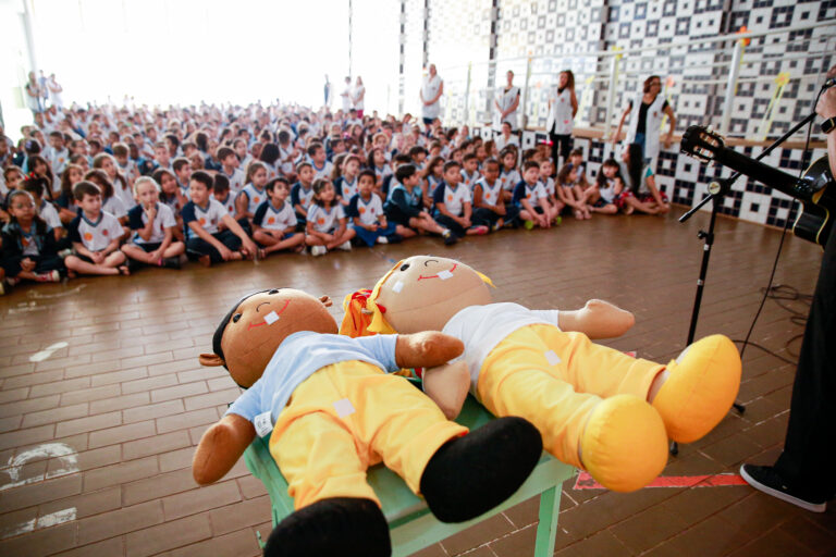 Maringá faz campanha contra abuso sexual infantil em Maio Laranja
