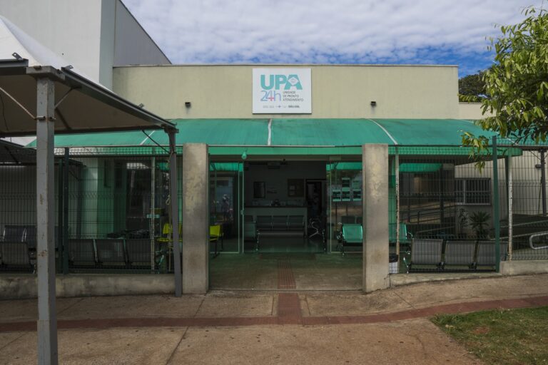 Prefeito reclama de atendimento em UPA