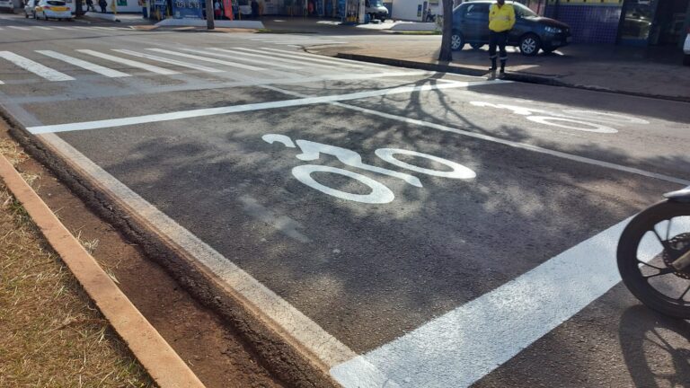 Maringá vai ampliar bolsões para motocicletas em semáforos