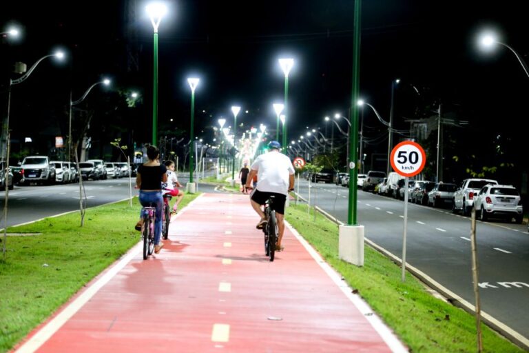 Vereadores apontam falhas na fiscalização da iluminação pública