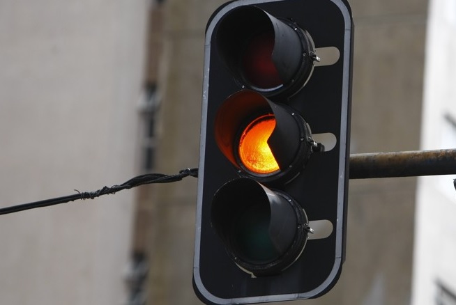 Semáforos operarão em modo intermitente na madrugada
