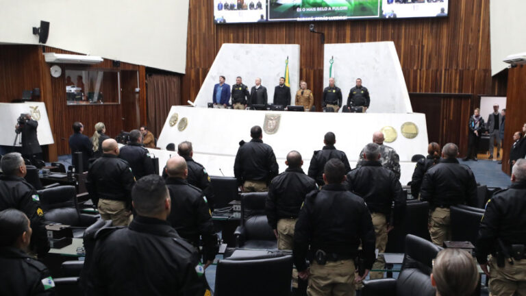 Assembleia Legislativa homenageia os 112 anos da Escola de Formação de Praças da Polícia Militar do Paraná