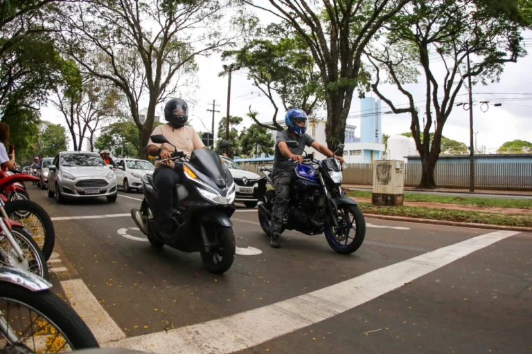 Semob alerta para multas em bolsões para motos