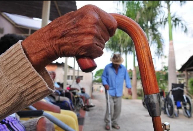 Maringá registra 874 casos de violência contra idosos em 2025