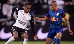 Corinthians reclama, mas falta futebol
