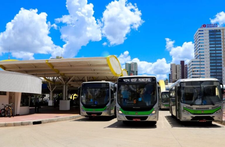 Greve dos motoristas de ônibus em Maringá chega ao fim