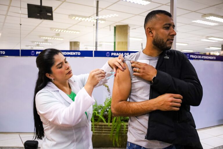 Saúde registra novas mortes por gripe e reforça vacinação