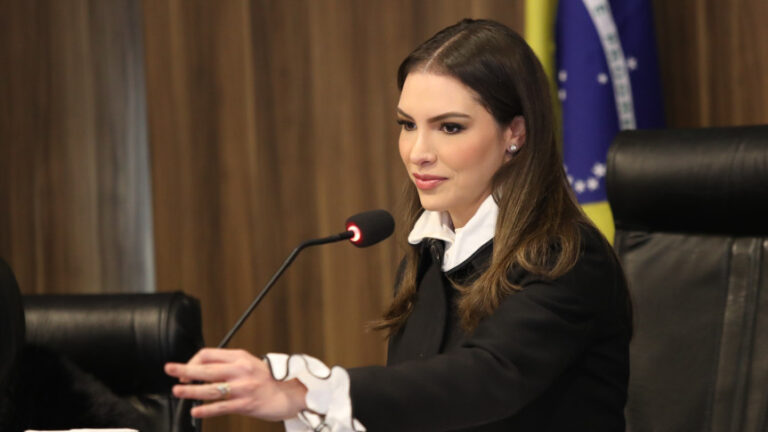 Deputada Maria Victoria (PP) declara apoio a projetos que combatem a adultização infantil no Paraná