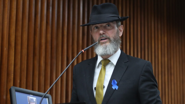 Combate à adultização infantil é foco de projeto de lei apresentado pelo deputado Delegado Tito Barichello (União)