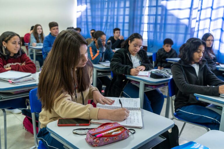 Paraná tem 7 escolas entre os 50 colégios públicos com as maiores pontuações do Enem