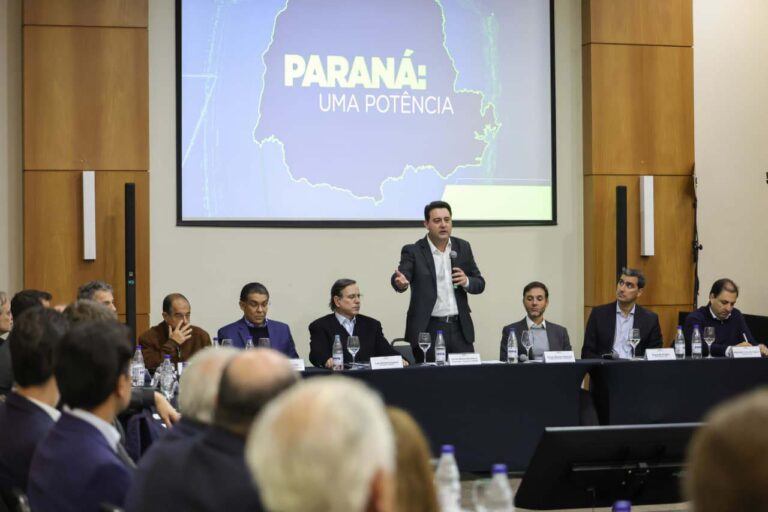 Ratinho Junior apresenta avanços do Paraná a associação de incorporadores imobiliários