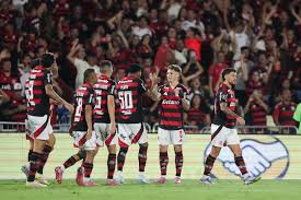 Flamengo derrota Estudiantes no Maracanã